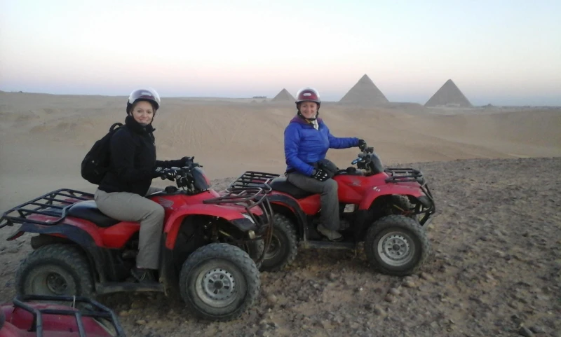 Excursión en Quad por las Pirámides.